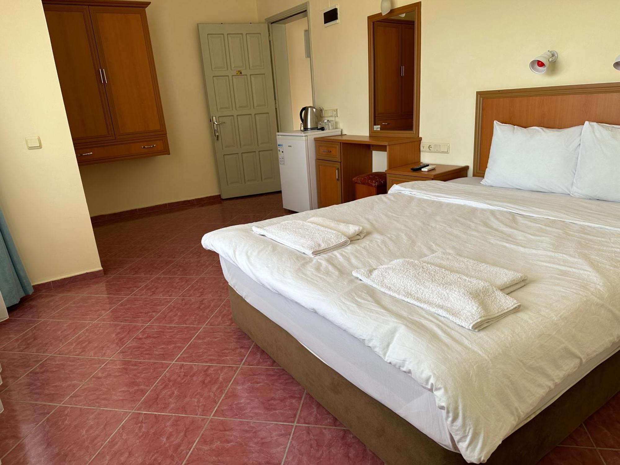 Palm Konak Hotel Чирали Екстериор снимка