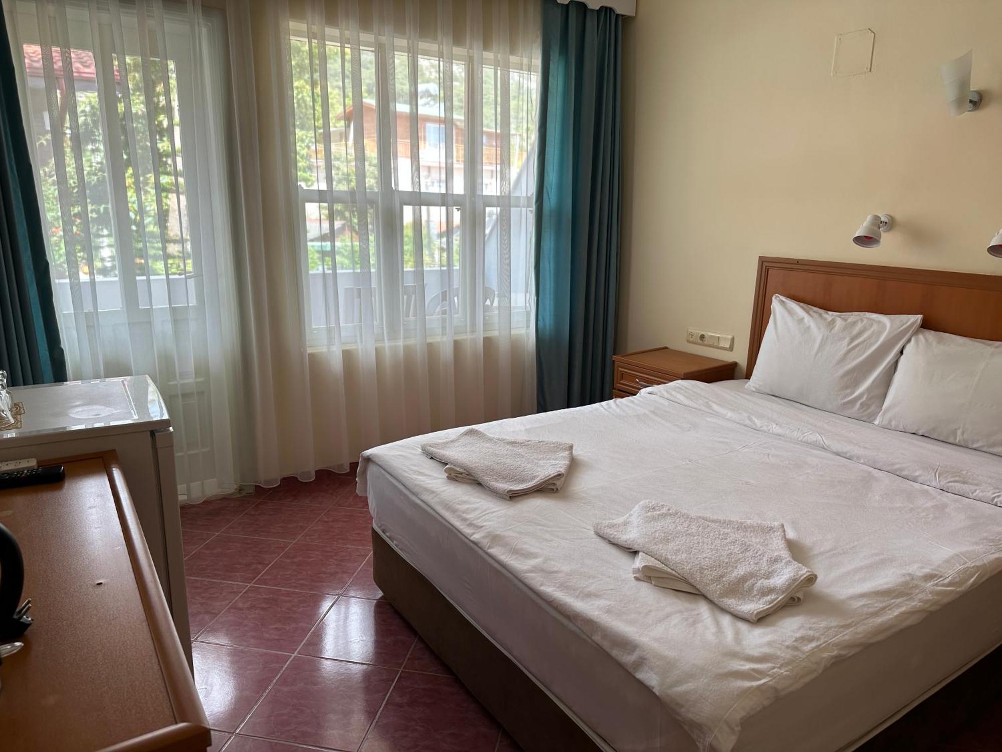 Palm Konak Hotel Чирали Екстериор снимка
