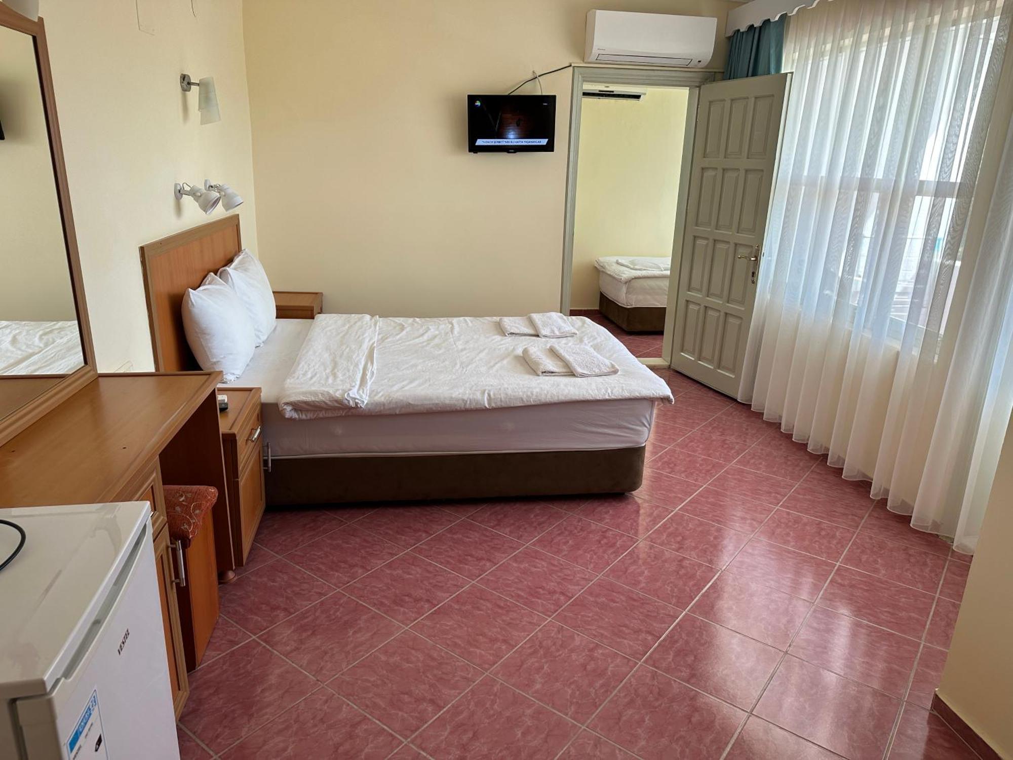 Palm Konak Hotel Чирали Екстериор снимка