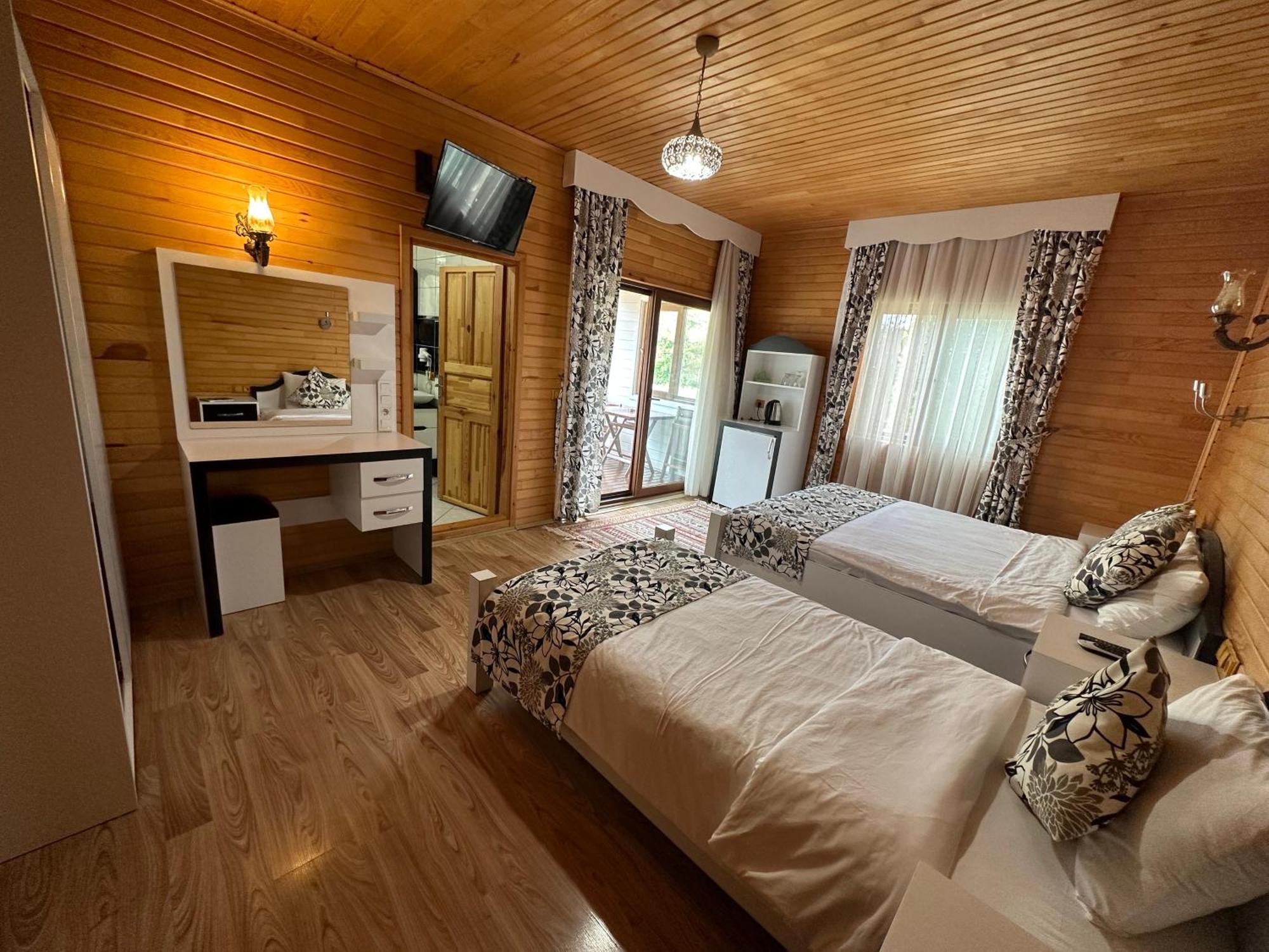 Palm Konak Hotel Чирали Екстериор снимка